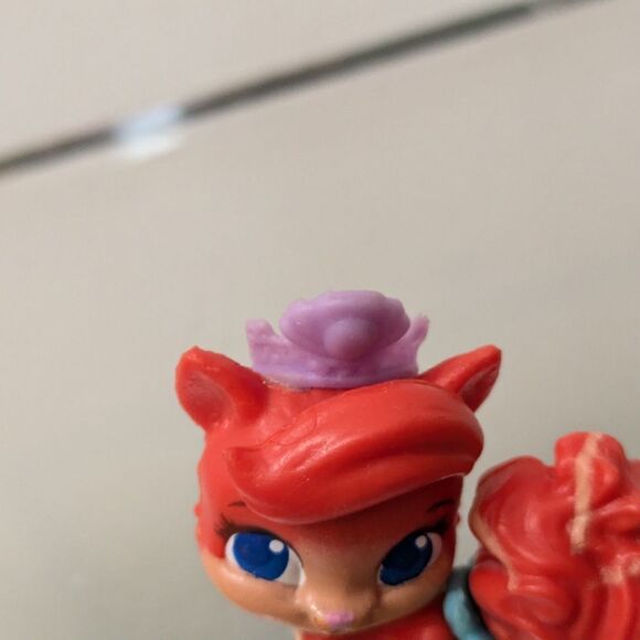 Disney Princess Palace Pets Royal Red Cat princess queen figure, 1.5" - Picture 6 of 7